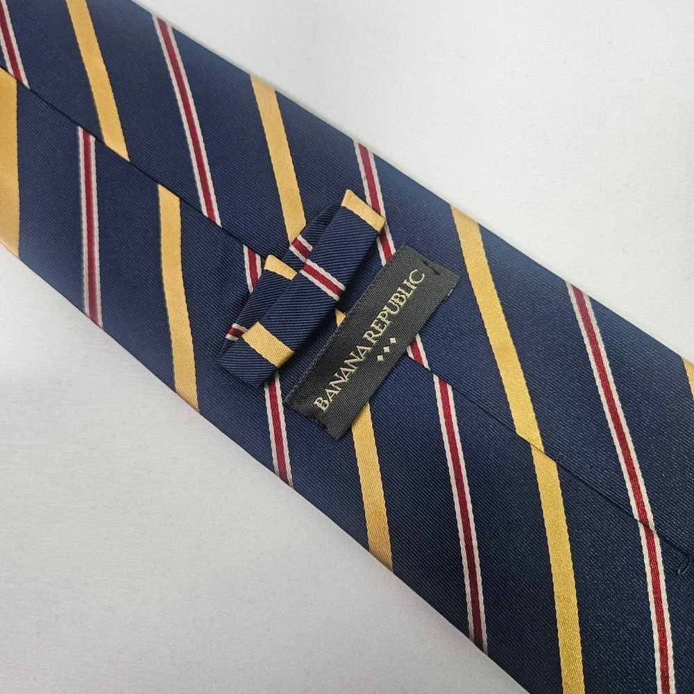 Banana Republic 100% Silk Men Tie Blue Gold Red Stripes 3.75